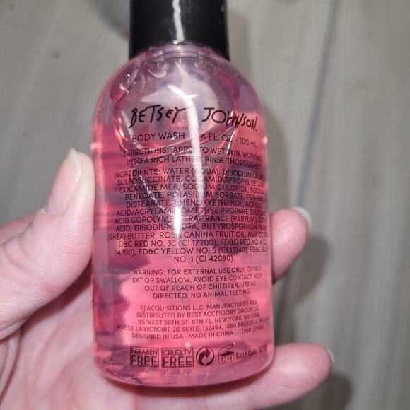 Betsy Johnson Vivid Roses Scented Body Wash And Body Lotion 3.4 FL Oz NWT - Picture 4 of 7